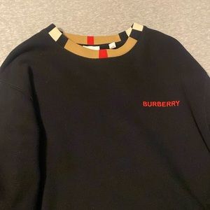 Burberry sweater size is medium only worn a couple times
